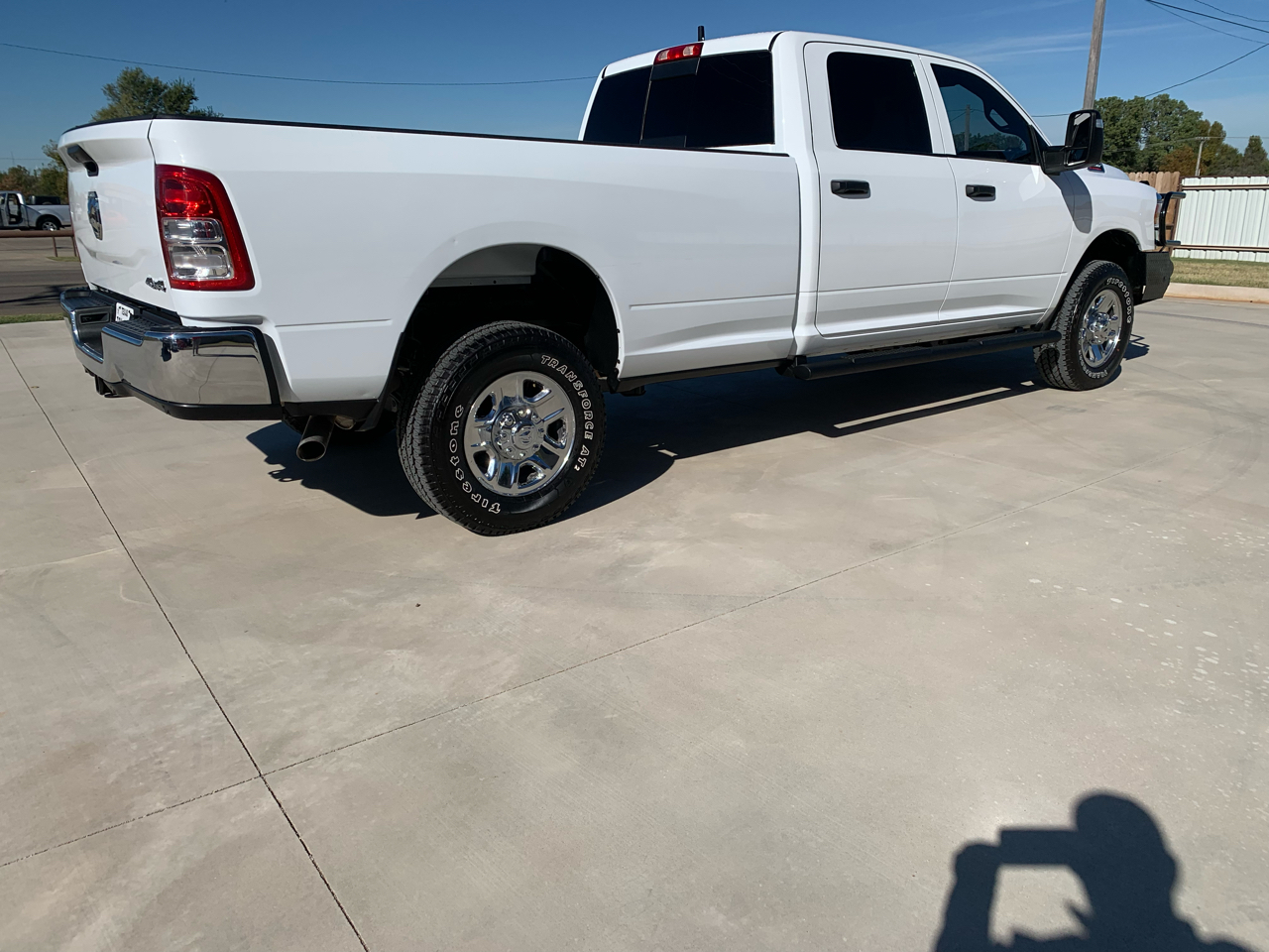 RAM 2500 Tradesman 4x4 Crew Cab 8' Box 2023 RAM 2500 Tradesman 4x4 Crew Cab 8' Box 2023
