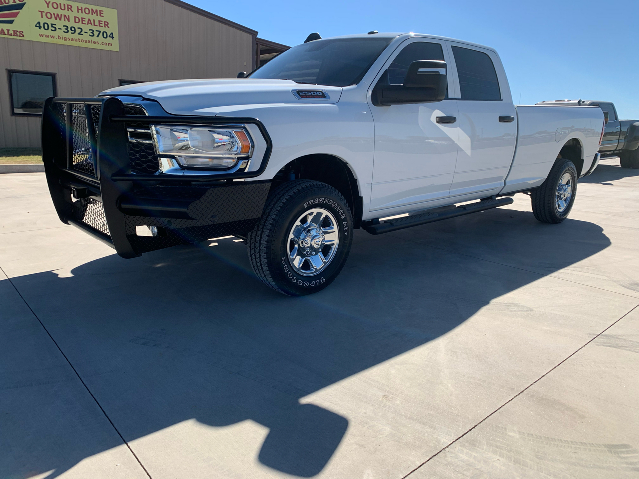 RAM 2500 Tradesman 4x4 Crew Cab 8' Box 2023 RAM 2500 Tradesman 4x4 Crew Cab 8' Box 2023