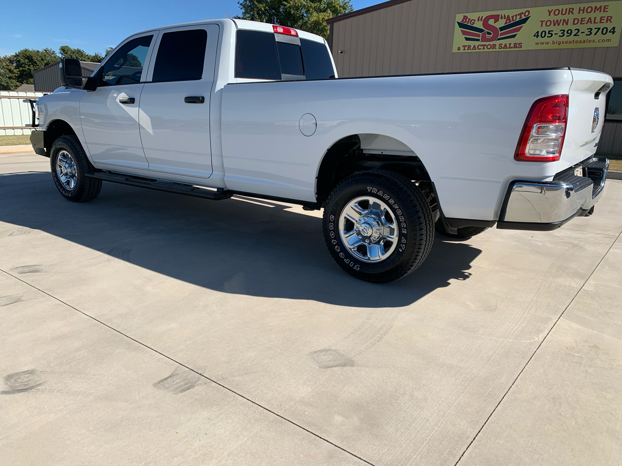RAM 2500 Tradesman 4x4 Crew Cab 8' Box 2023 RAM 2500 Tradesman 4x4 Crew Cab 8' Box 2023