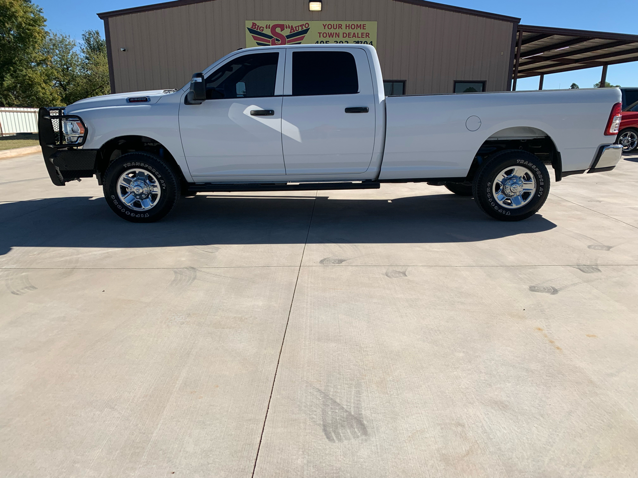 RAM 2500 Tradesman 4x4 Crew Cab 8' Box 2023 RAM 2500 Tradesman 4x4 Crew Cab 8' Box 2023