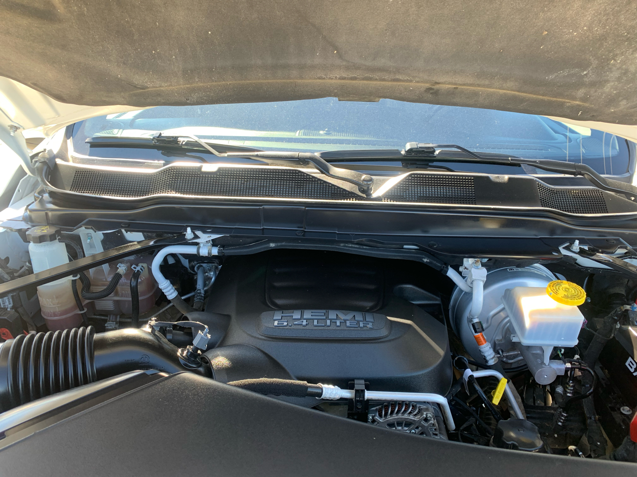 RAM 2500 Tradesman 4x4 Crew Cab 8' Box 2023 RAM 2500 Tradesman 4x4 Crew Cab 8' Box 2023