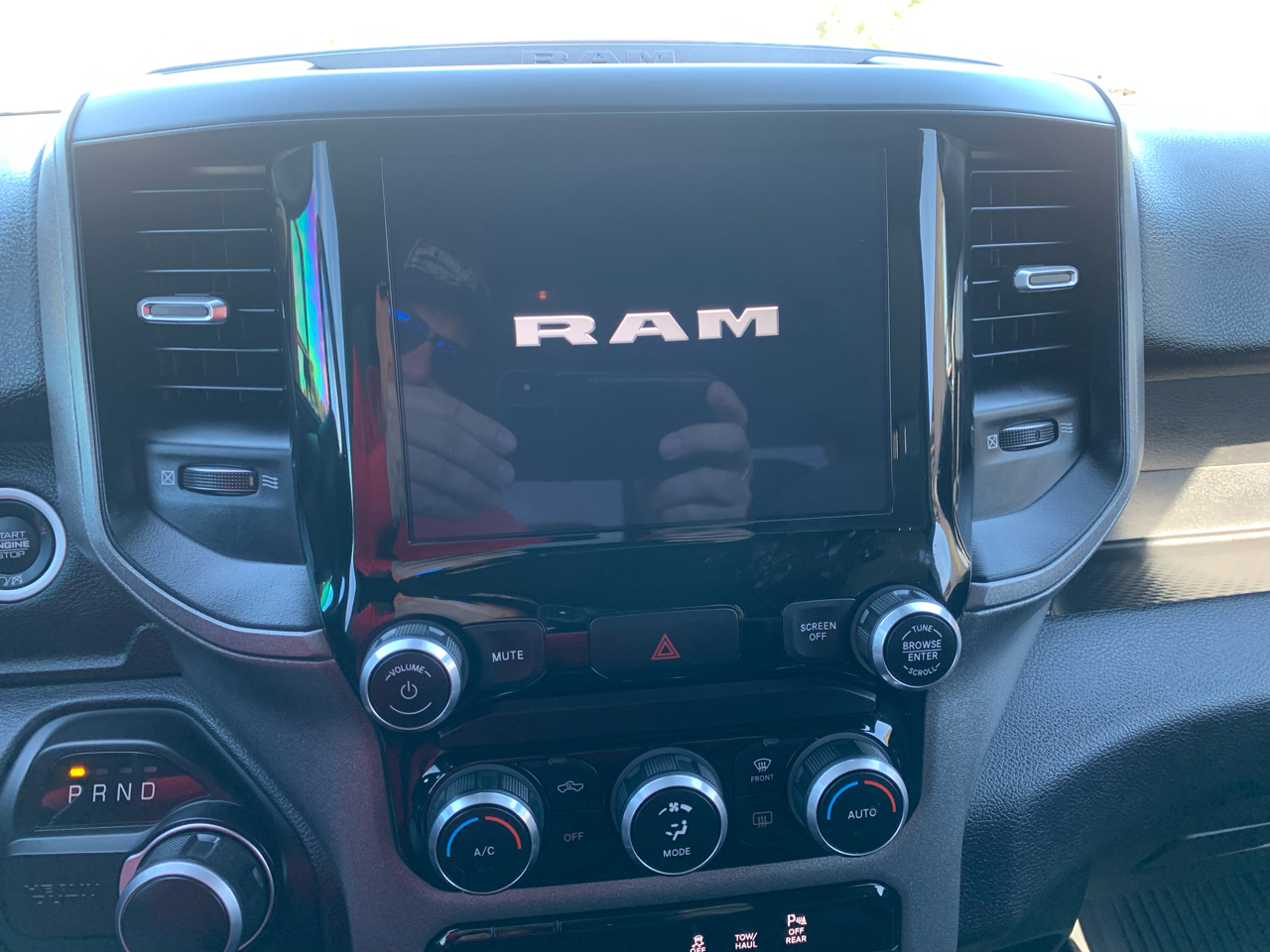 RAM 2500 Tradesman 4x4 Crew Cab 8' Box 2023 RAM 2500 Tradesman 4x4 Crew Cab 8' Box 2023