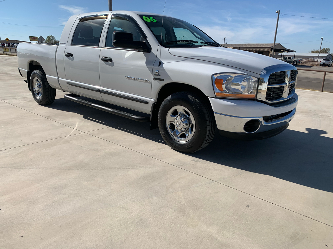 2006 Dodge Ram 2500 4dr Mega Cab 160.5 SLT