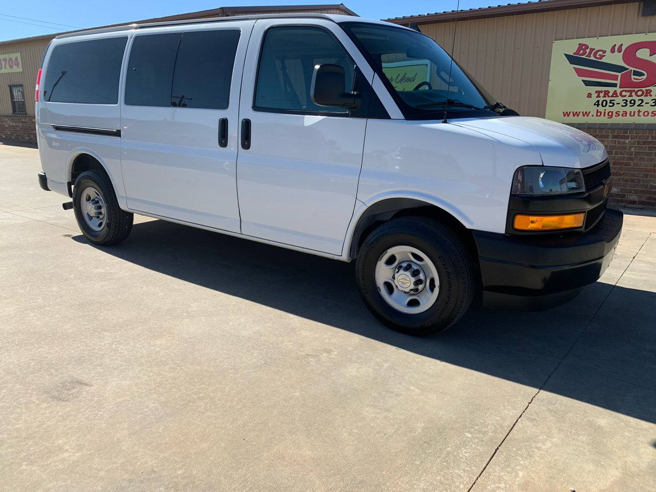 2020 Chevrolet Express Passenger RWD 2500 135" LS