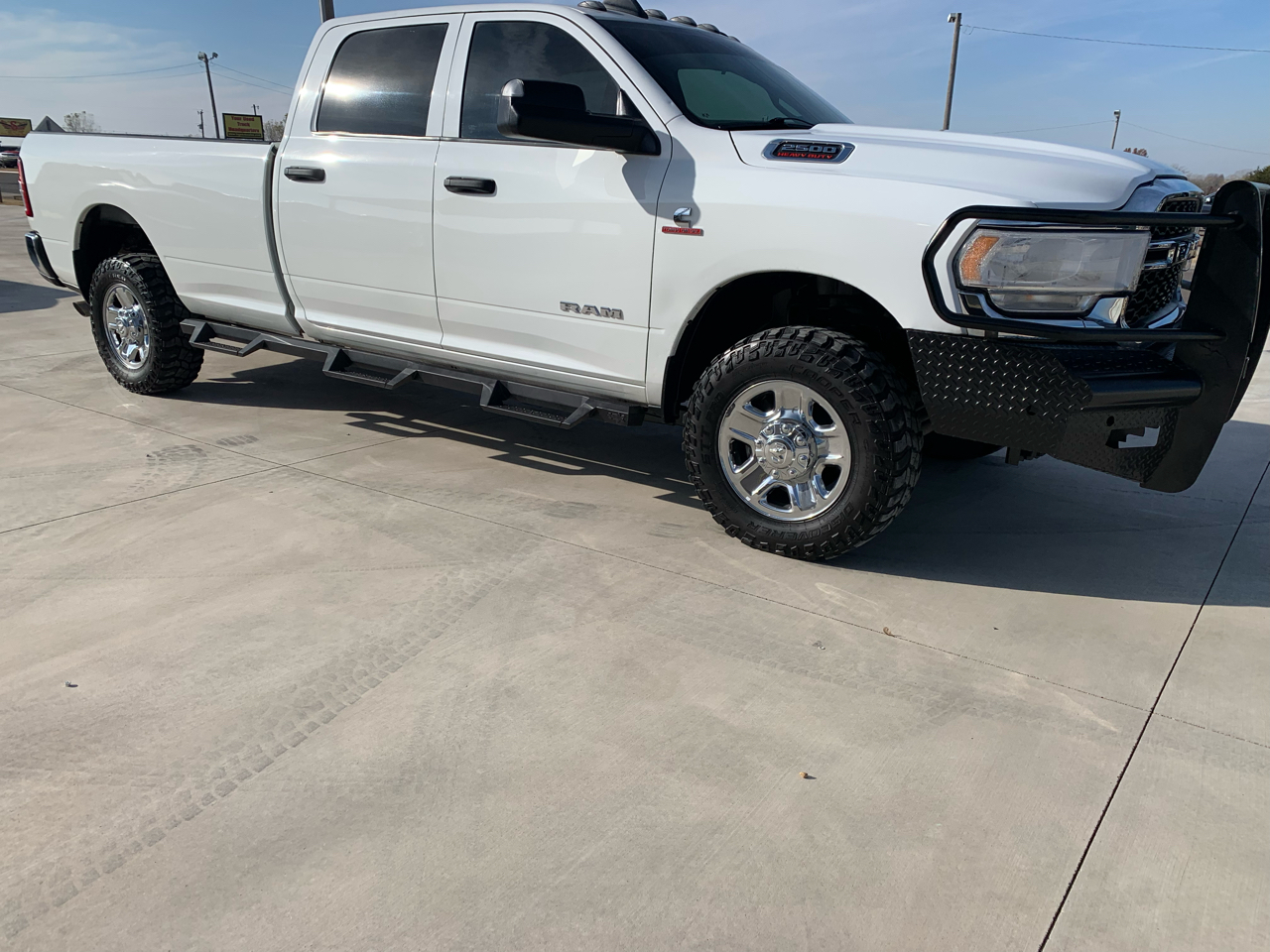 2022 RAM 2500 Tradesman 4x4 Crew Cab 8' Box