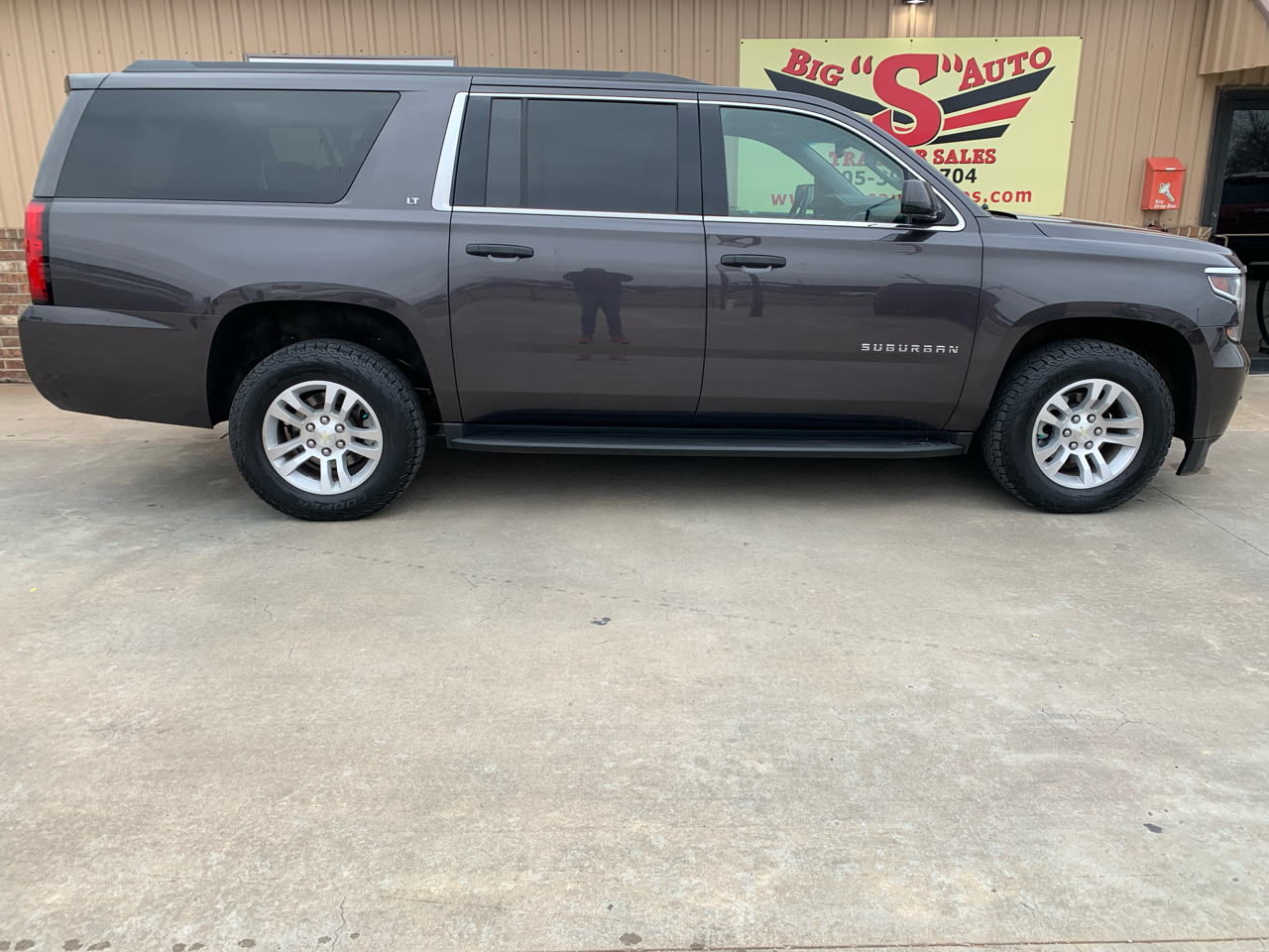 Chevrolet Suburban 4WD 4dr 1500 LT 2018