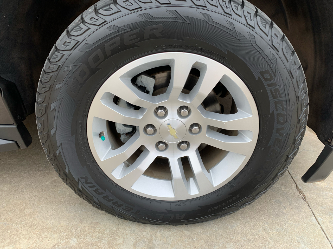 Chevrolet Suburban 4WD 4dr 1500 LT 2018