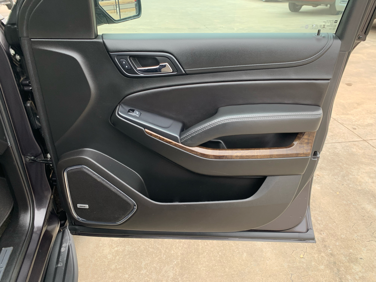 Chevrolet Suburban 4WD 4dr 1500 LT 2018