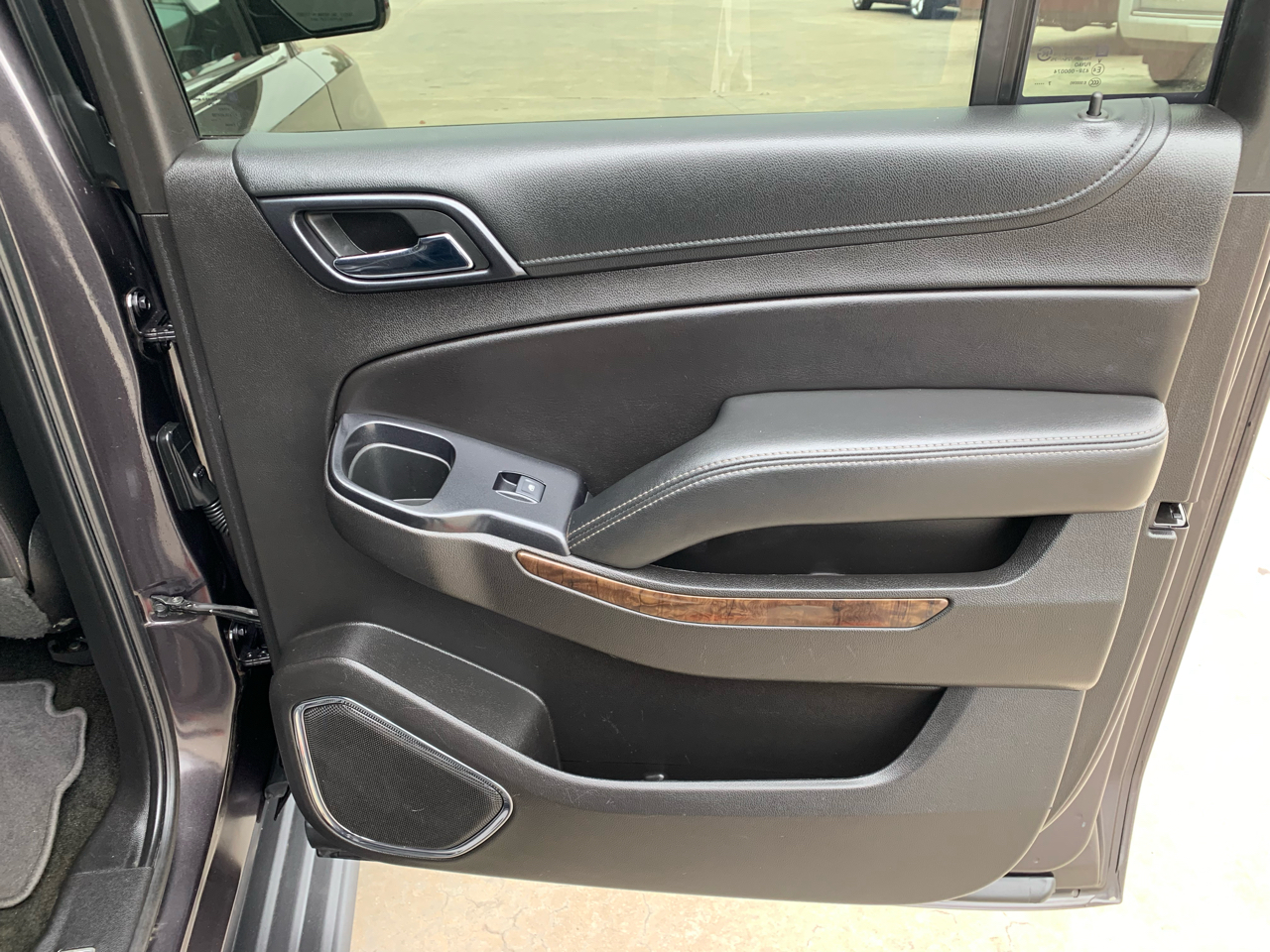 Chevrolet Suburban 4WD 4dr 1500 LT 2018