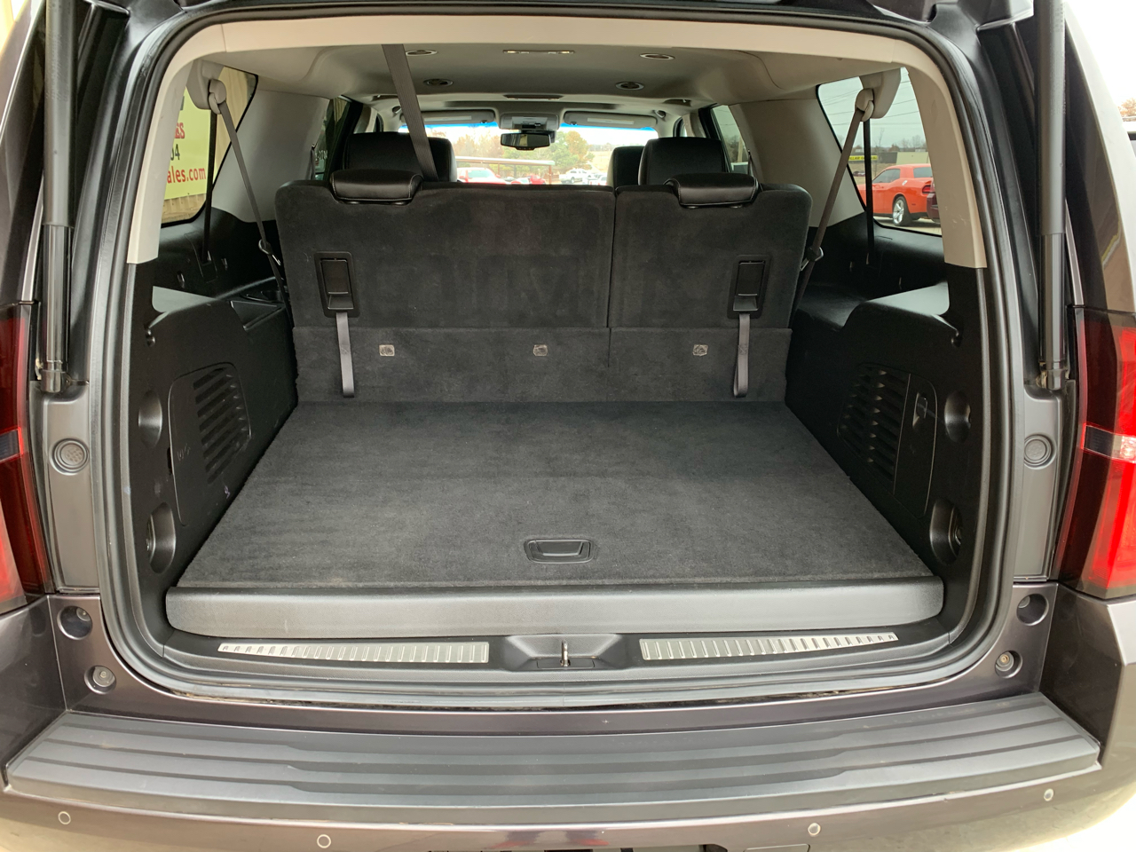 Chevrolet Suburban 4WD 4dr 1500 LT 2018