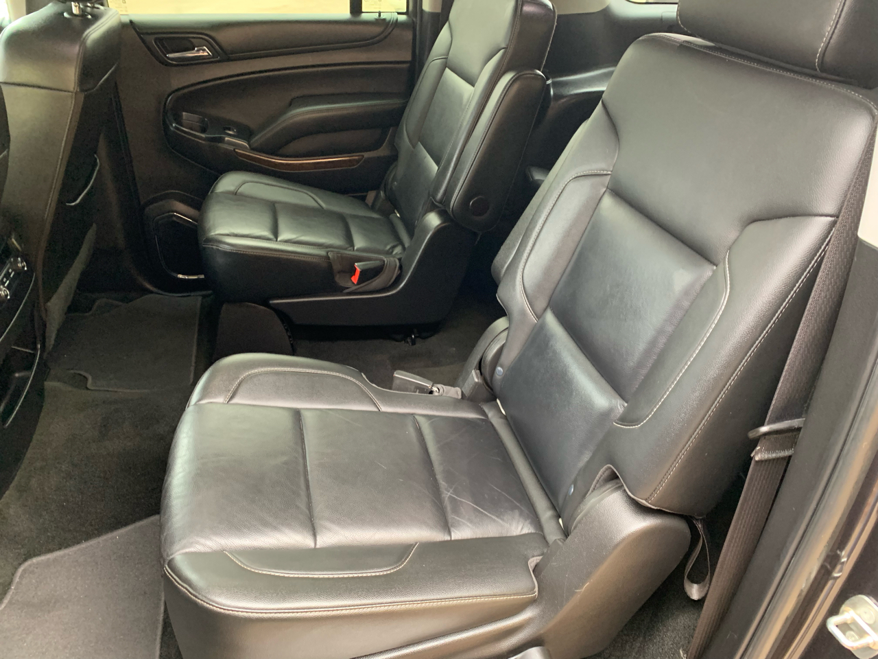 Chevrolet Suburban 4WD 4dr 1500 LT 2018