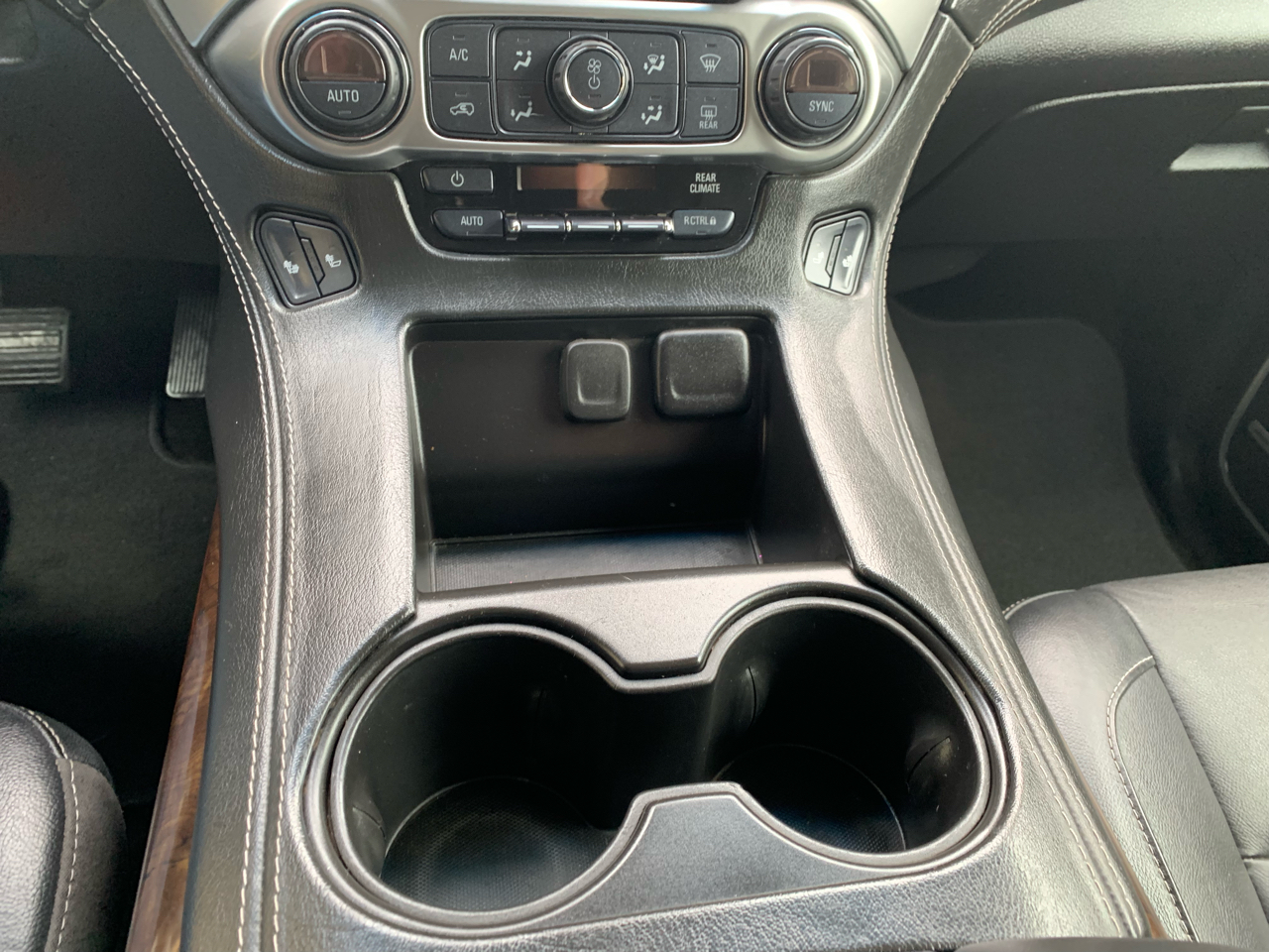 Chevrolet Suburban 4WD 4dr 1500 LT 2018