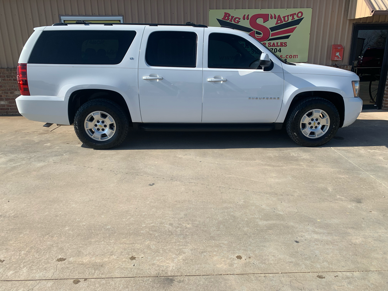 Chevrolet Suburban 2WD 4dr 1500 LT w/2LT 2009
