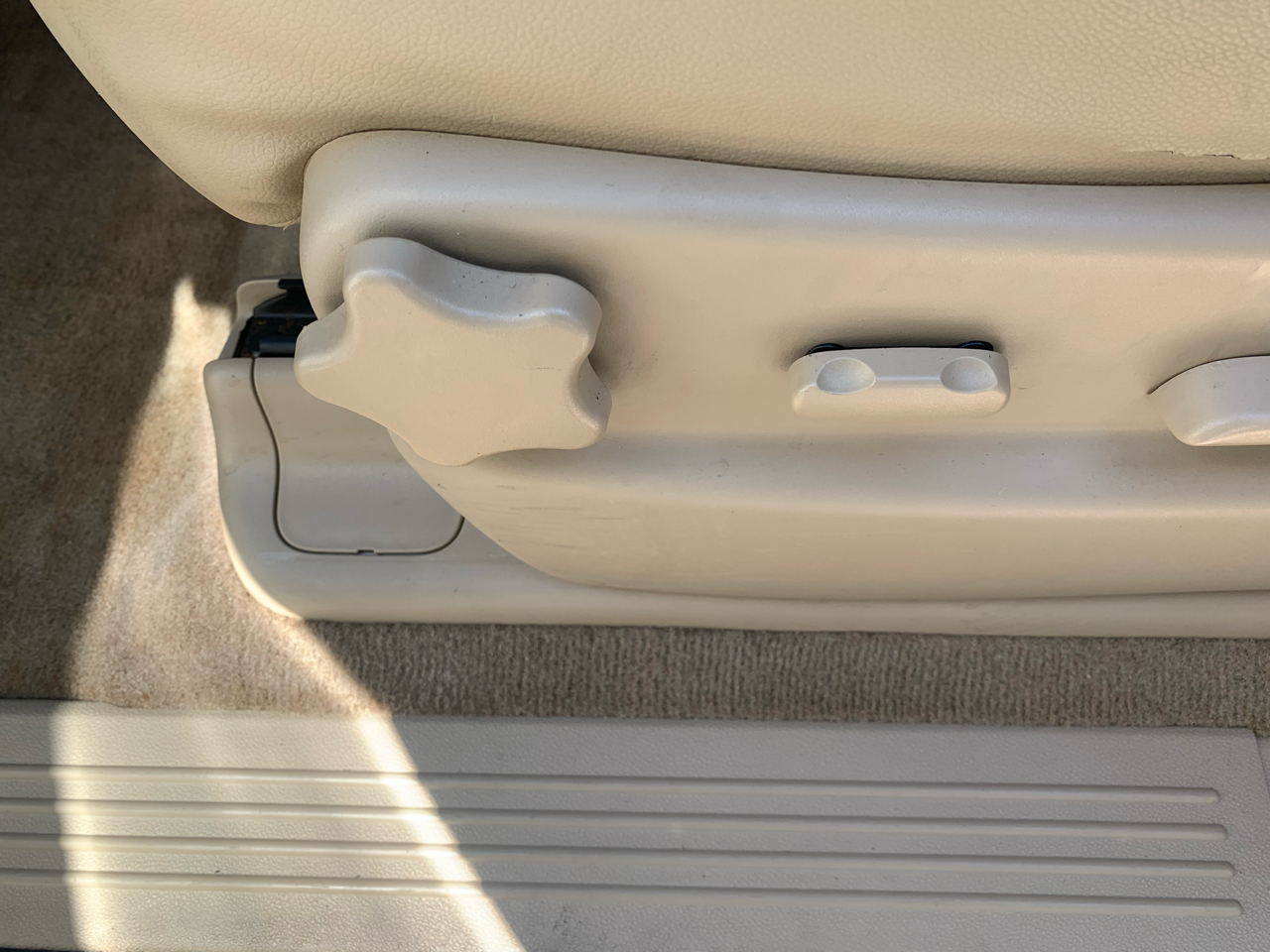 Chevrolet Suburban 2WD 4dr 1500 LT w/2LT 2009