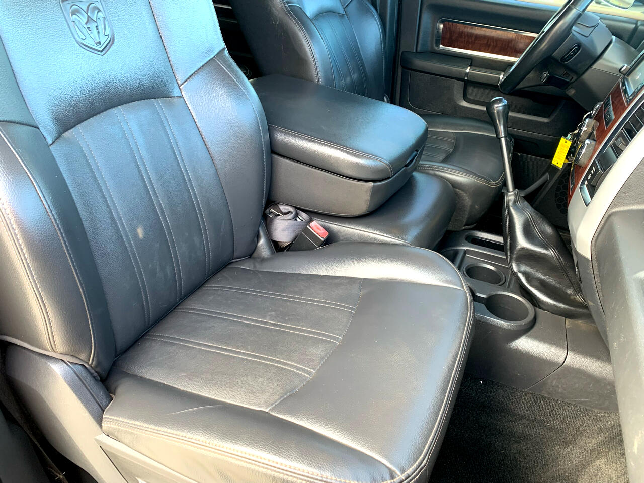 Dodge Ram 3500 4WD Crew Cab 169" Laramie 2010