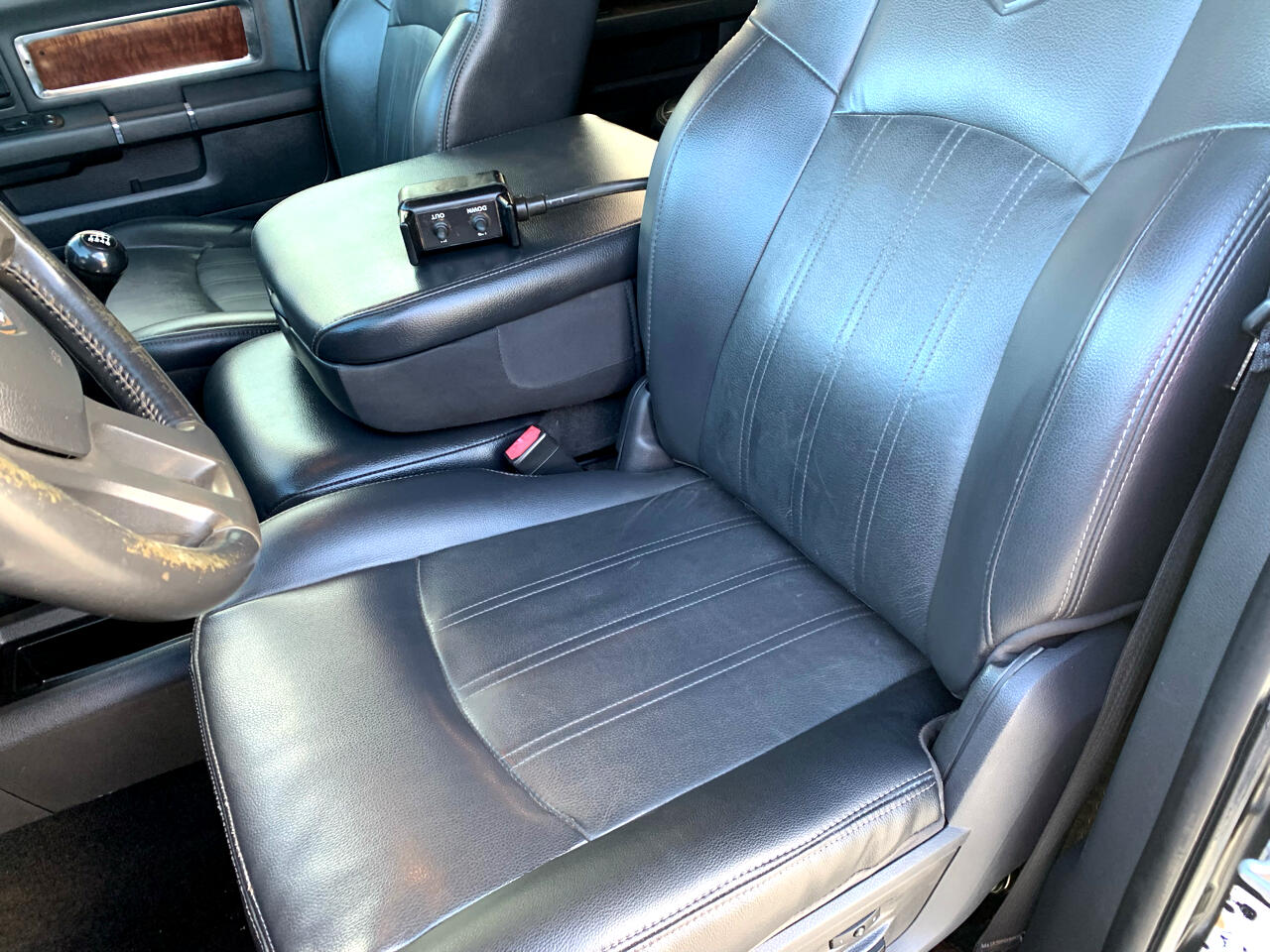 Dodge Ram 3500 4WD Crew Cab 169" Laramie 2010