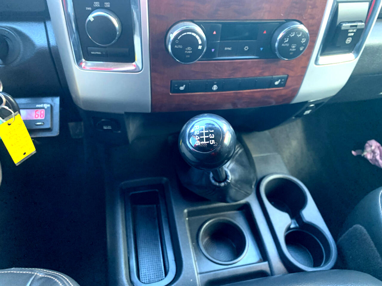 Dodge Ram 3500 4WD Crew Cab 169" Laramie 2010