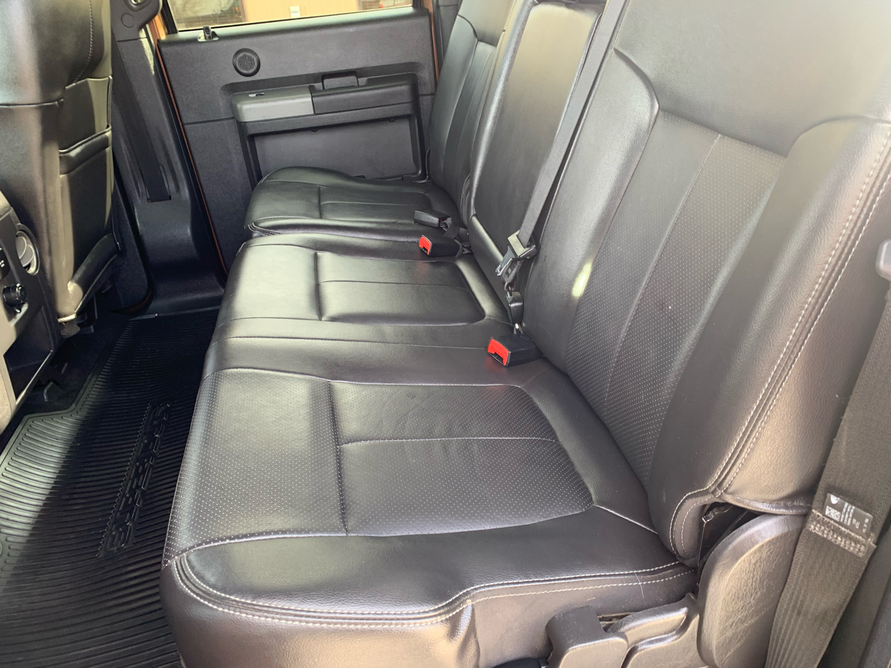 Ford Super Duty F-350 SRW 4WD Crew Cab 156" Lariat 2012