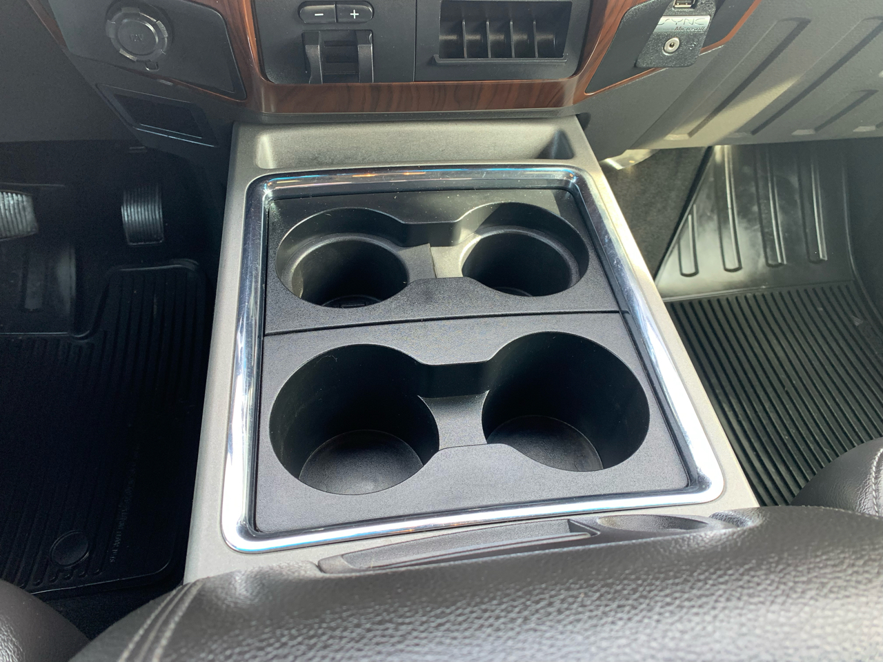 Ford Super Duty F-350 SRW 4WD Crew Cab 156" Lariat 2012