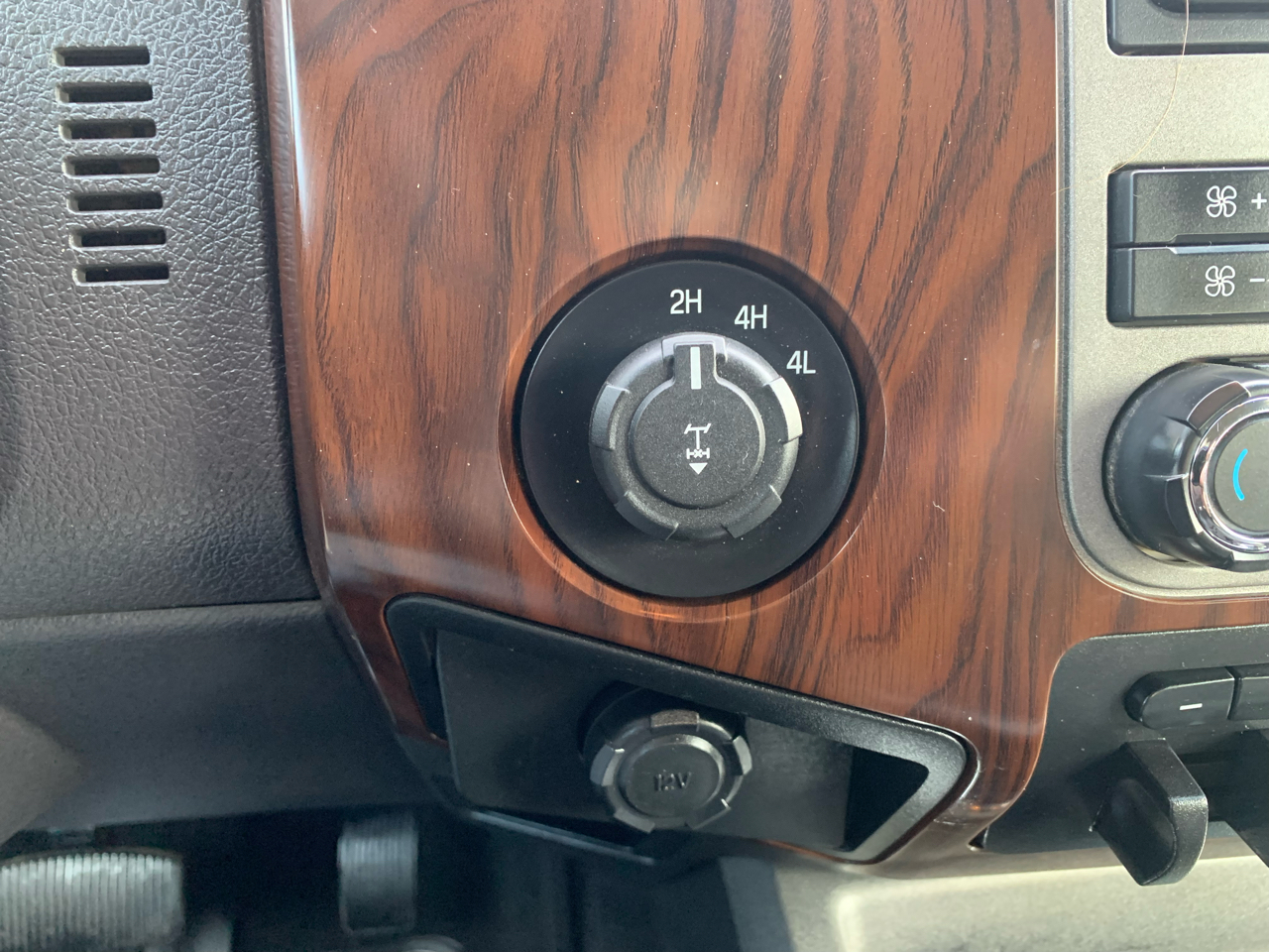 Ford Super Duty F-350 SRW 4WD Crew Cab 156" Lariat 2012