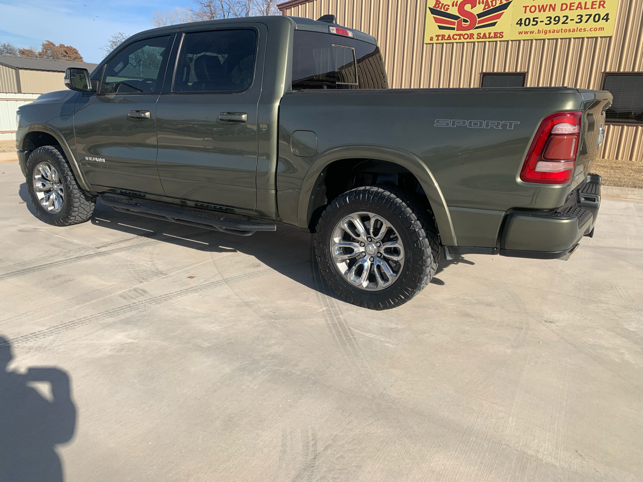 RAM 1500 Laramie 4x4 Crew Cab 5'7" Box 2021