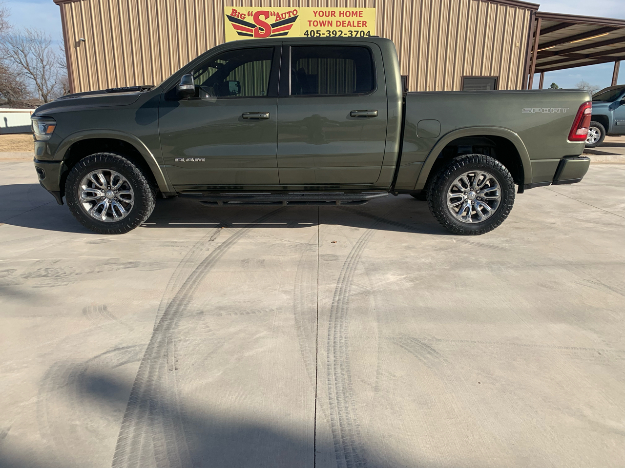 RAM 1500 Laramie 4x4 Crew Cab 5'7" Box 2021