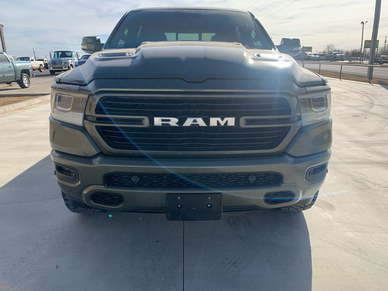 RAM 1500 Laramie 4x4 Crew Cab 5'7" Box 2021