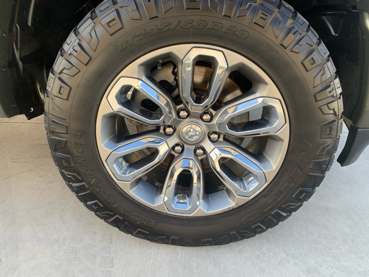 RAM 1500 Laramie 4x4 Crew Cab 5'7" Box 2021