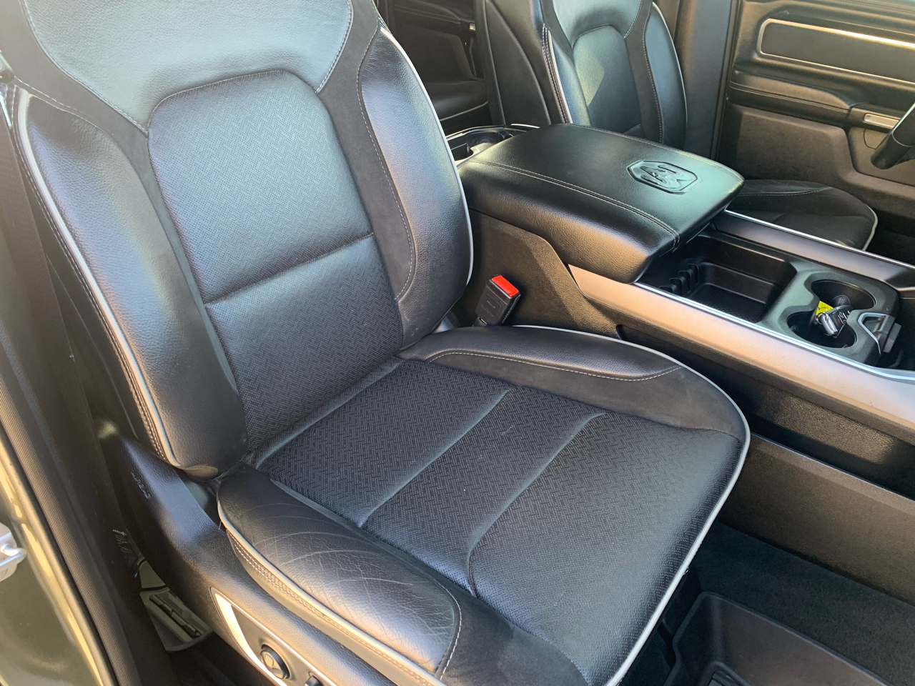 RAM 1500 Laramie 4x4 Crew Cab 5'7" Box 2021