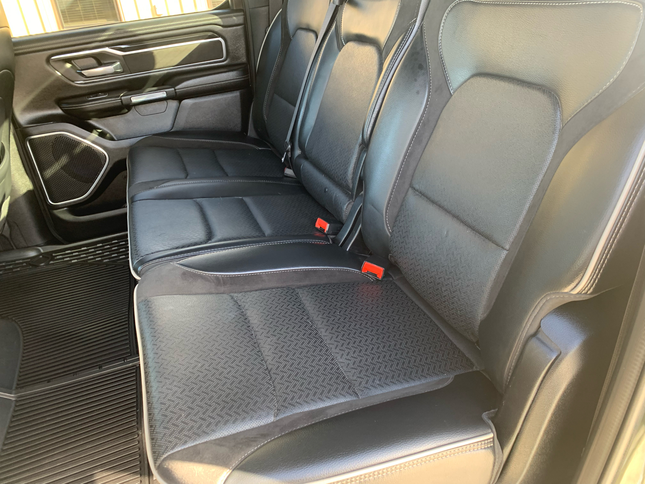 RAM 1500 Laramie 4x4 Crew Cab 5'7" Box 2021