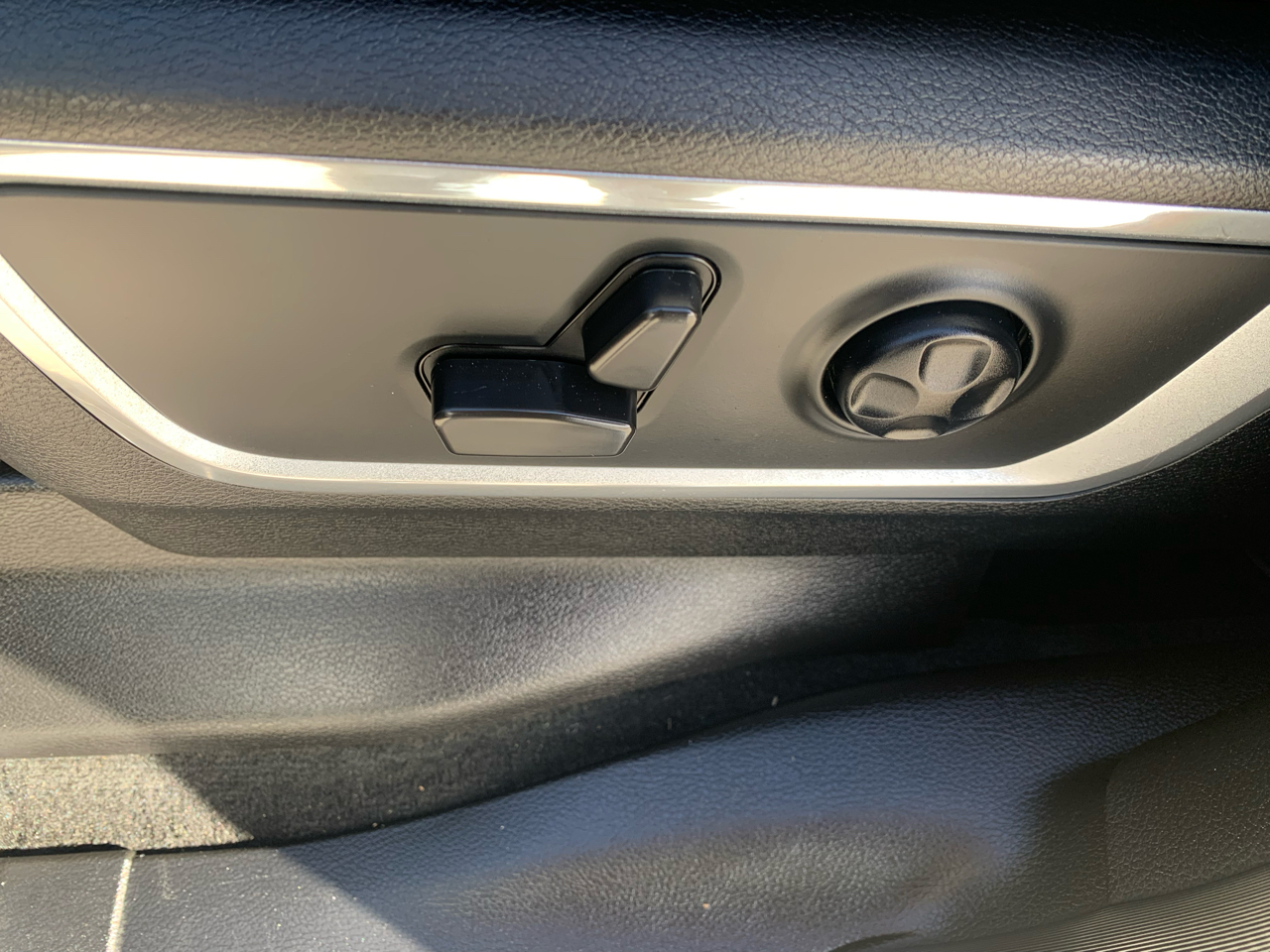 RAM 1500 Laramie 4x4 Crew Cab 5'7" Box 2021