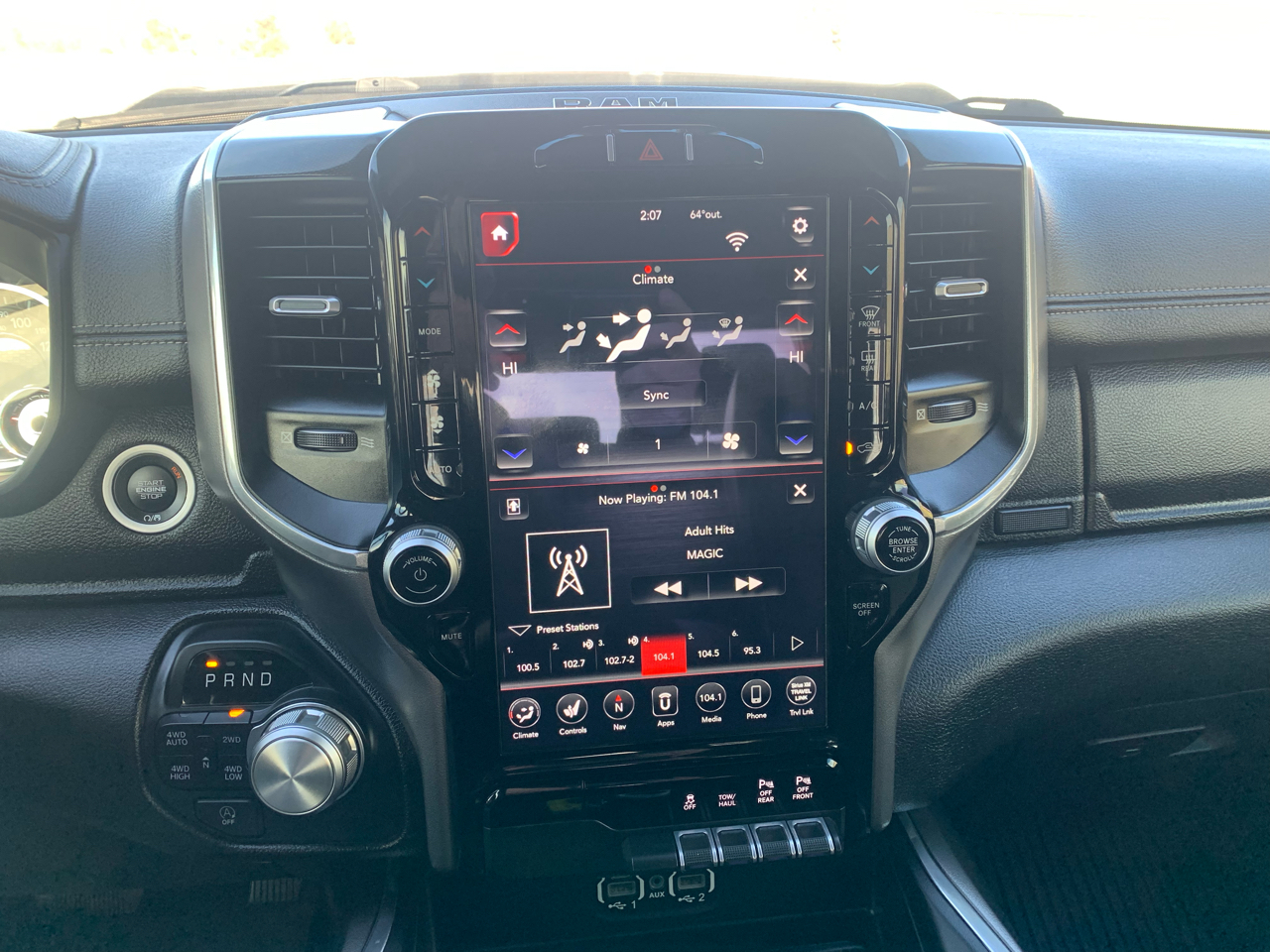 RAM 1500 Laramie 4x4 Crew Cab 5'7" Box 2021