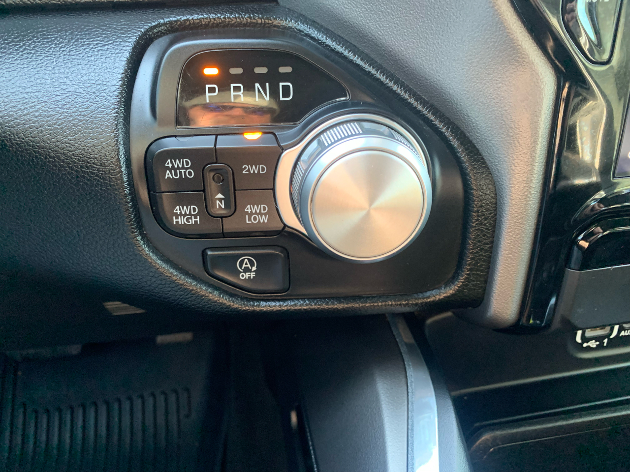 RAM 1500 Laramie 4x4 Crew Cab 5'7" Box 2021