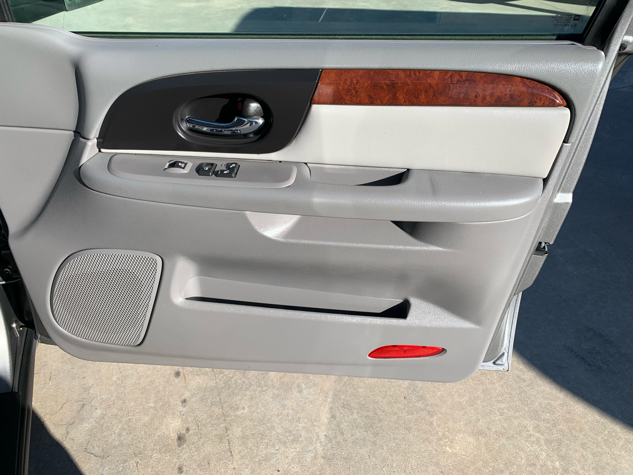 GMC Envoy 4WD 4dr SLT 2008