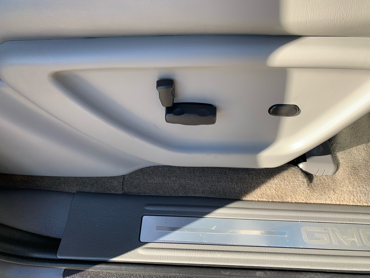 GMC Envoy 4WD 4dr SLT 2008