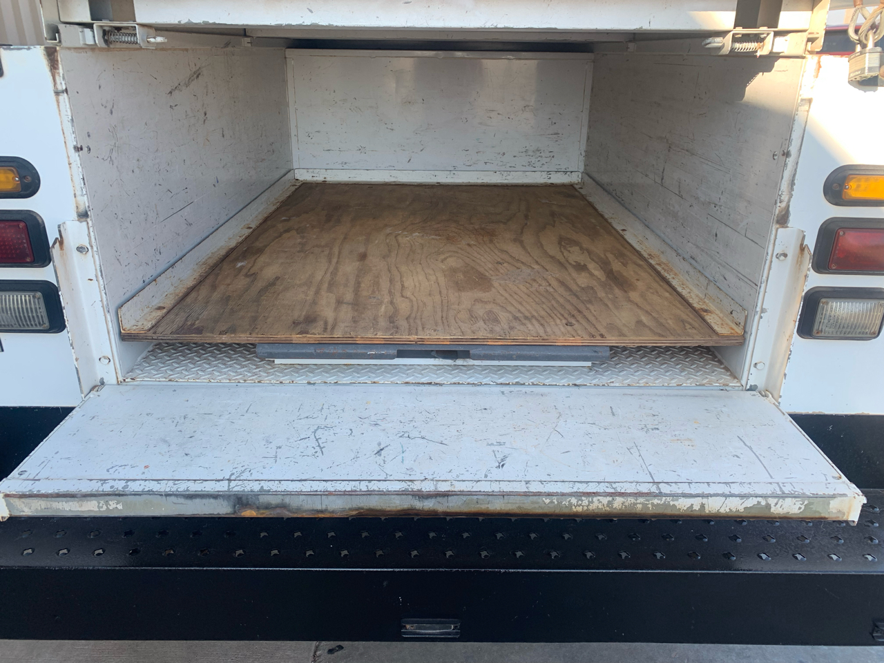 Chevrolet Silverado 2500HD 2WD Reg Cab 133" Work Truck 2008