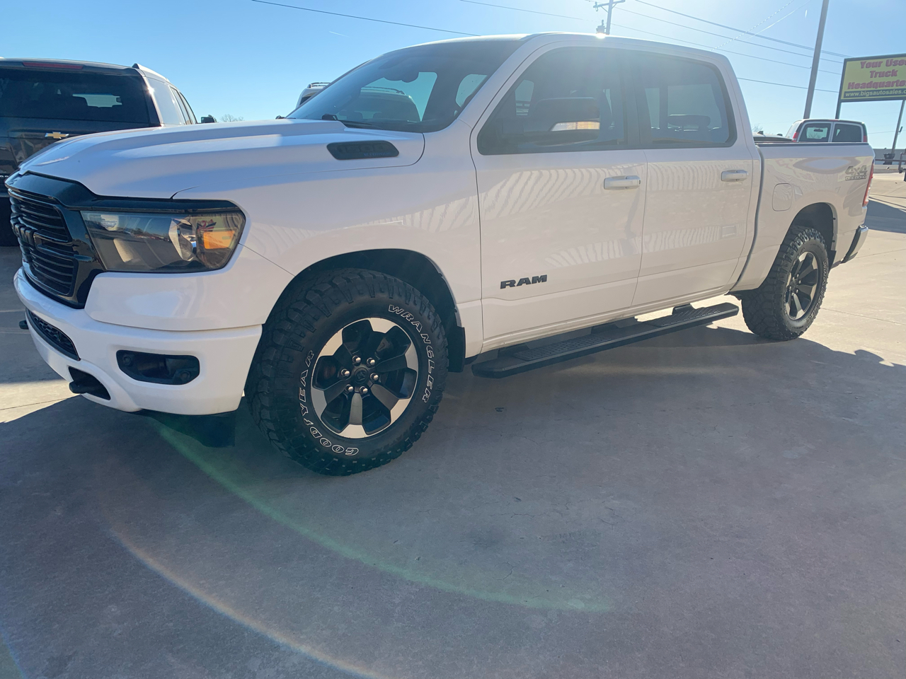 RAM 1500 Big Horn 4x4 Crew Cab 5'7" Box 2021