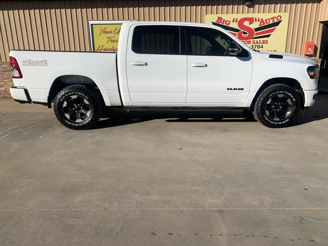 RAM 1500 Big Horn 4x4 Crew Cab 5'7" Box 2021