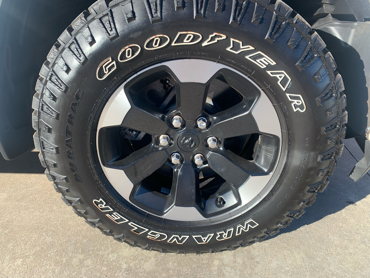 RAM 1500 Big Horn 4x4 Crew Cab 5'7" Box 2021