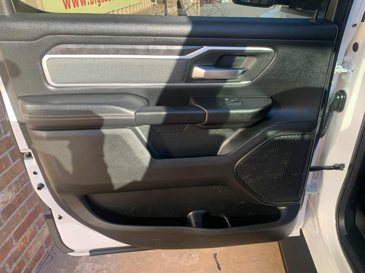 RAM 1500 Big Horn 4x4 Crew Cab 5'7" Box 2021