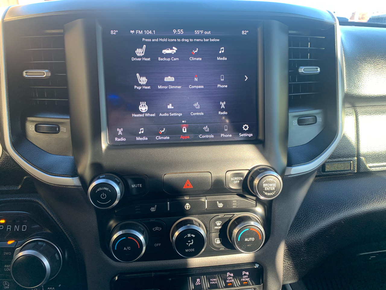 RAM 1500 Big Horn 4x4 Crew Cab 5'7" Box 2021