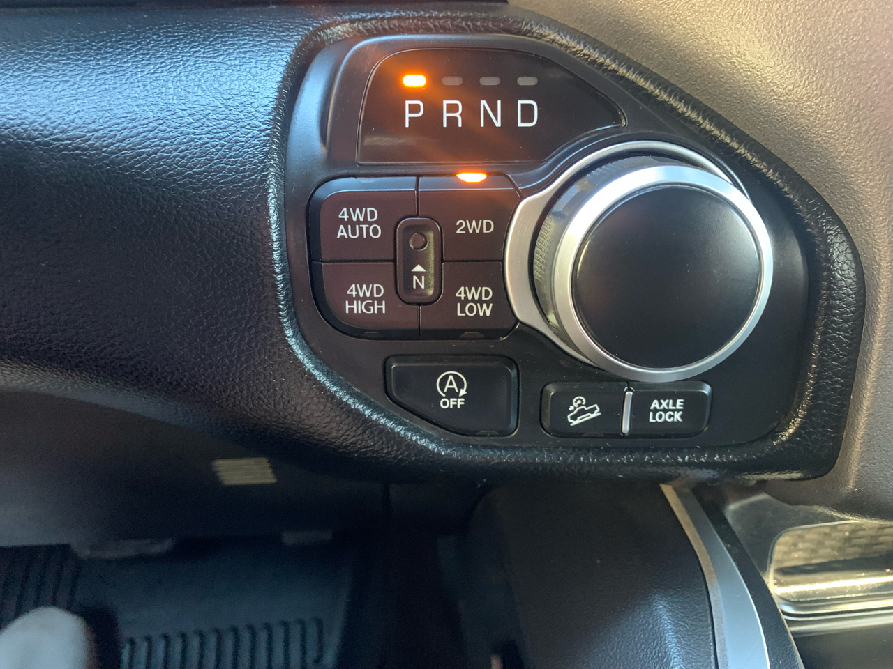 RAM 1500 Big Horn 4x4 Crew Cab 5'7" Box 2021