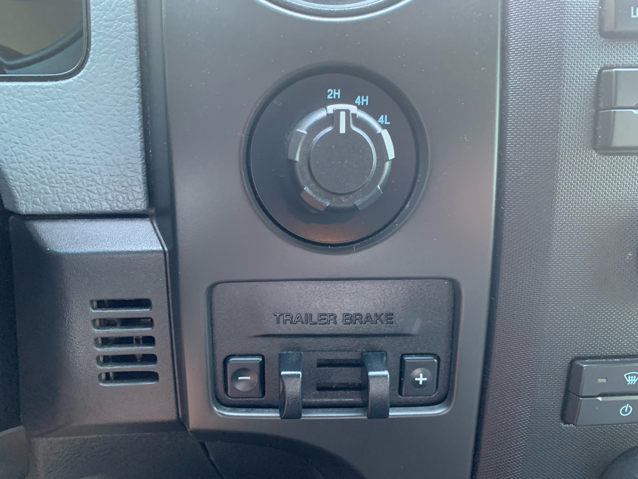 Ford F-150 4WD SuperCab 163" XL 2014