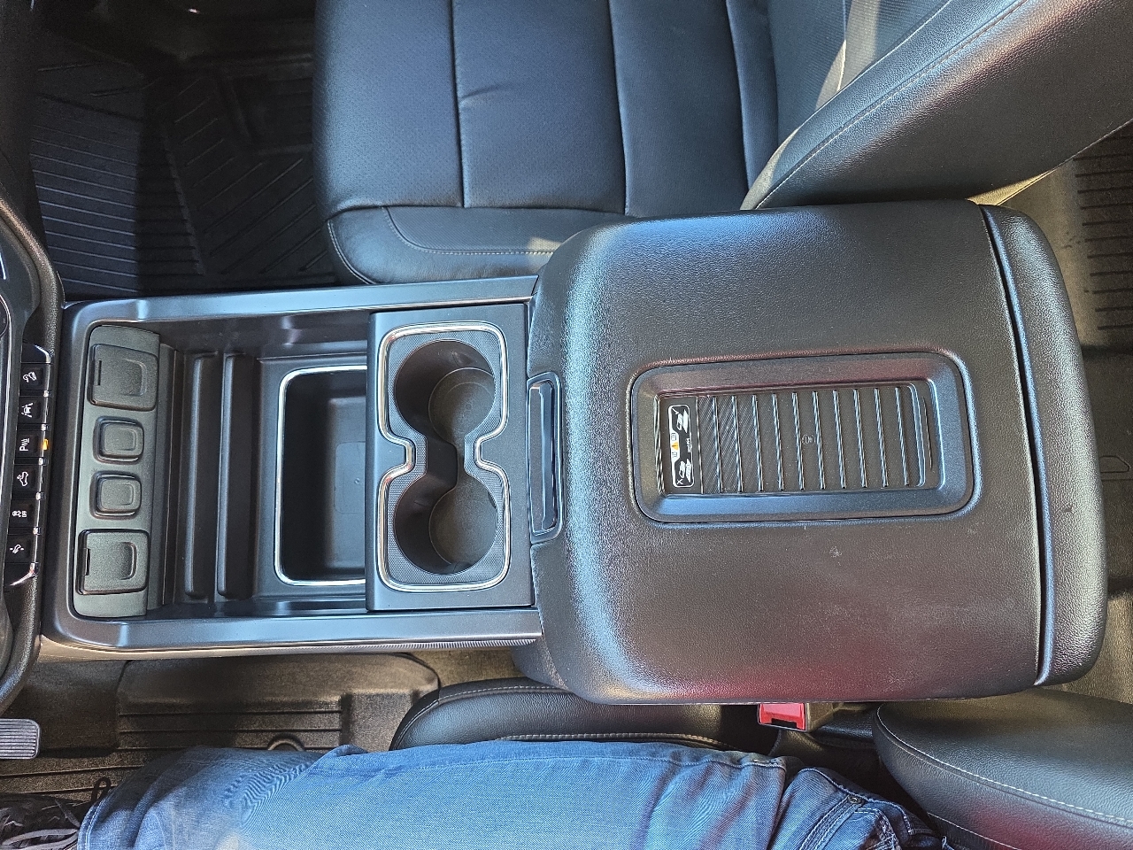 Chevrolet Silverado 1500 4WD Crew Cab 143.5" LTZ w/2LZ 2018