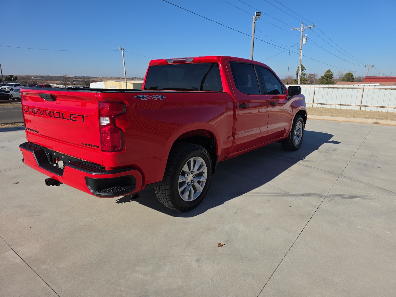 Chevrolet Silverado 1500 4WD Crew Cab 147" Custom 2022
