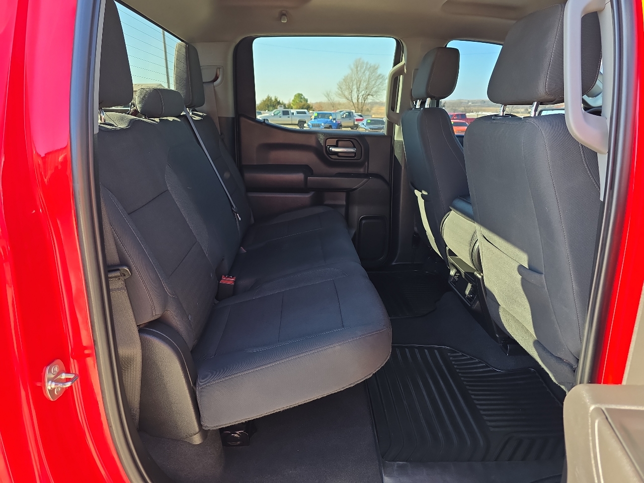 Chevrolet Silverado 1500 4WD Crew Cab 147" Custom 2022