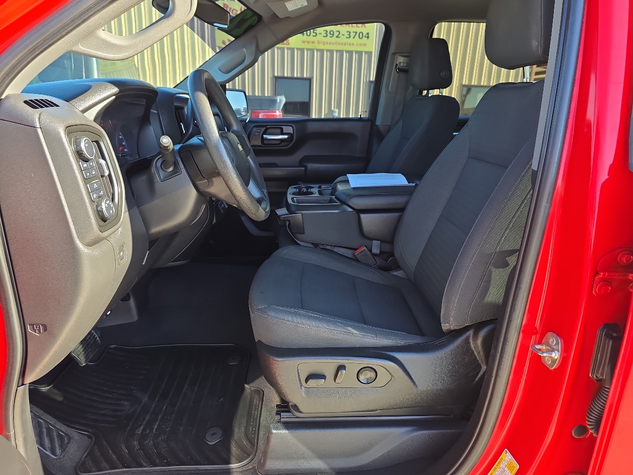 Chevrolet Silverado 1500 4WD Crew Cab 147" Custom 2022