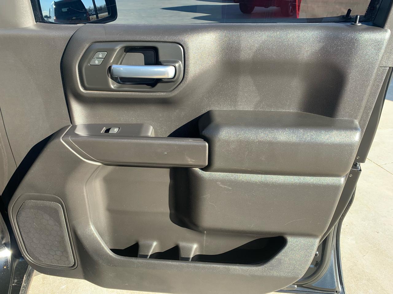 Chevrolet Silverado 1500 4WD Crew Cab 147" Custom 2021