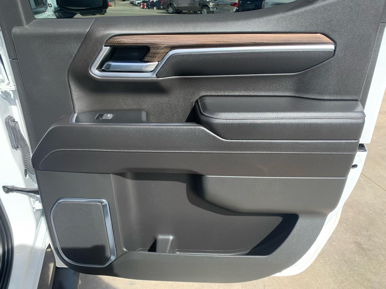 Chevrolet Silverado 1500 4WD Crew Cab 147" RST 2022