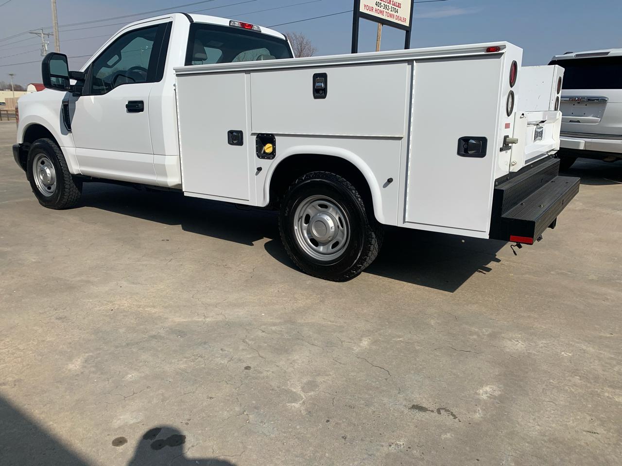 Ford Super Duty F-250 SRW XL 2WD Reg Cab 8' Box 2017